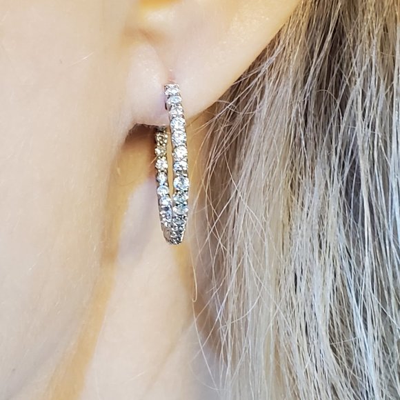 BRAND NEW 14K WHITE GOLD DIAMOND EARRINGS. - Picture 1 of 8